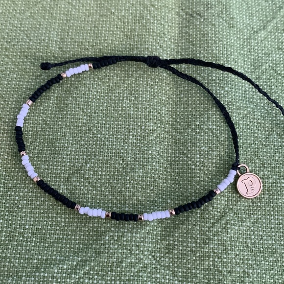 Lot of 4 PuraVida bracelets. - Picture 7 of 9